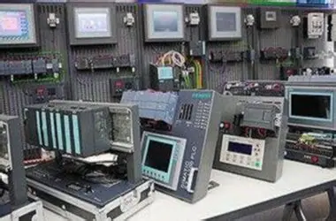 Siemens S7-400H가 중요한 산업용 애플리케이션을 위한 예비 컨트롤러인 이유는 무엇입니까?